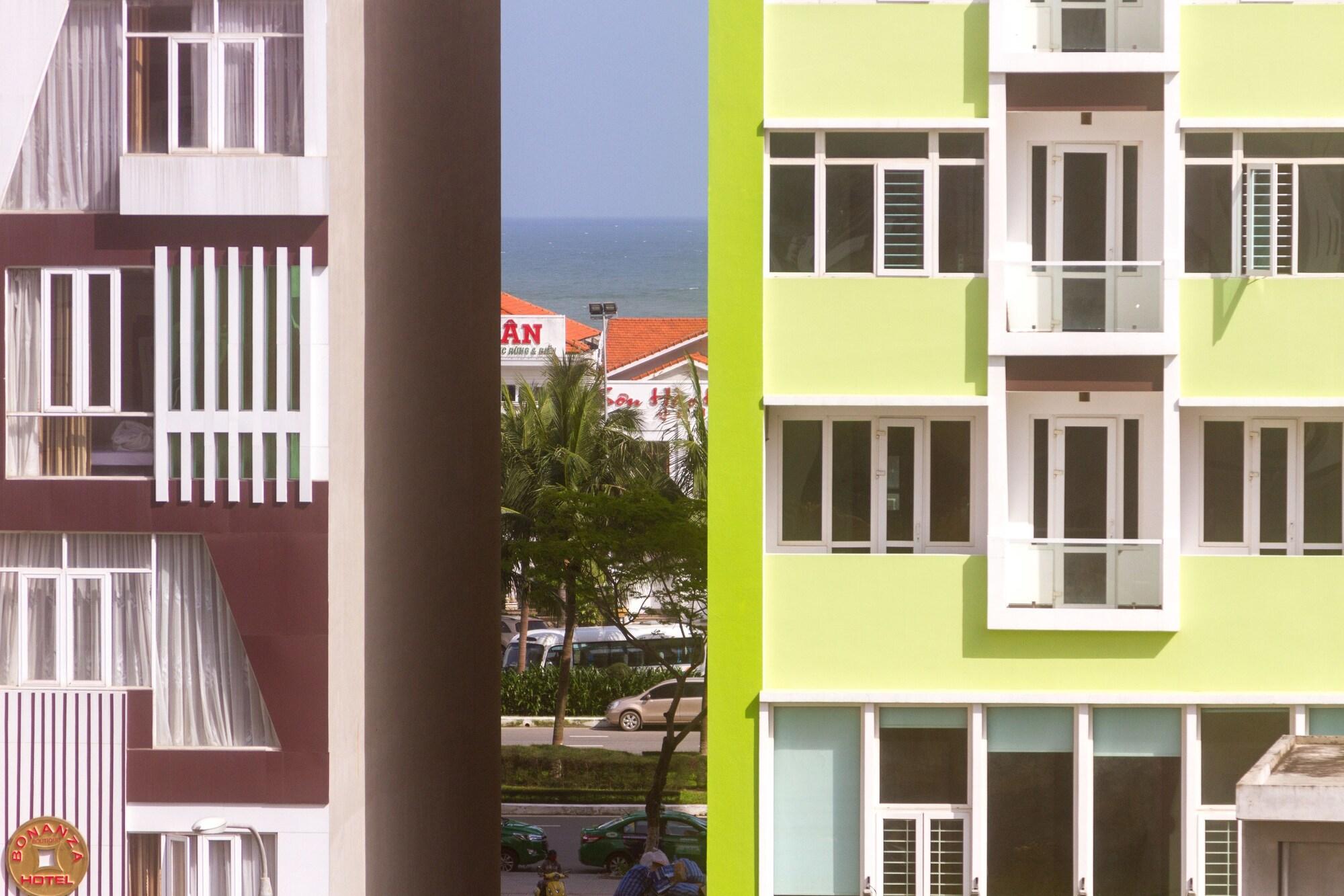 Pergola Design Khách sạn Đà Nẵng